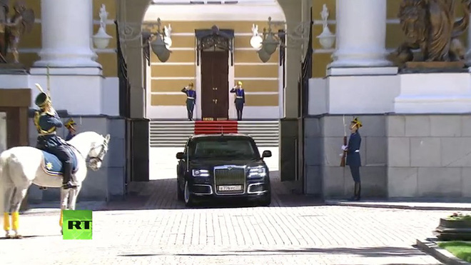 Ông Putin đã sử dụng siêu xe mới công nghệ vượt xa xe của ông Trump tại lễ nhậm chức? Ông Putin đã sử dụng siêu xe mới công nghệ vượt xa xe của ông Trump tại lễ nhậm chức?